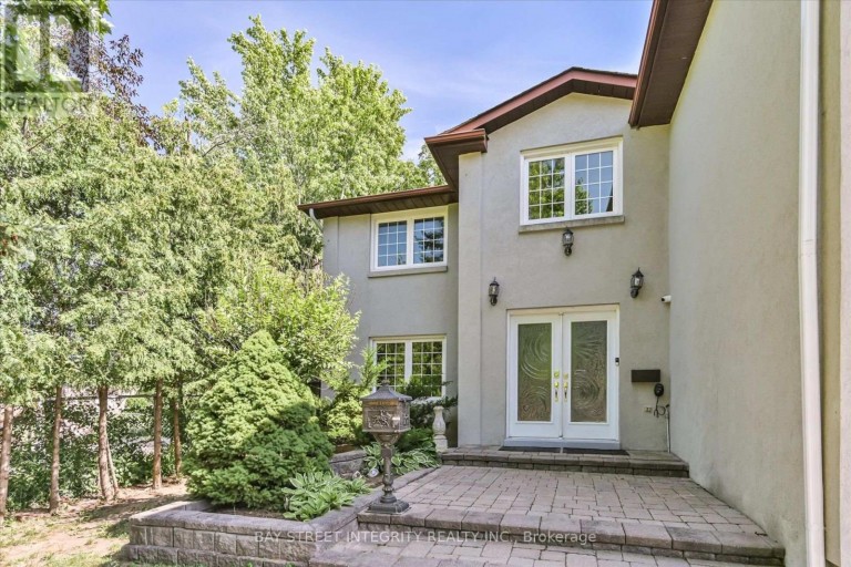 151 OLD SURREY LANE, Richmond Hill (South Richvale), Ontario, L4C6R9