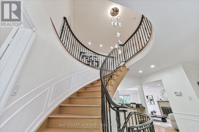 151 OLD SURREY LANE, Richmond Hill (South Richvale), Ontario, L4C6R9