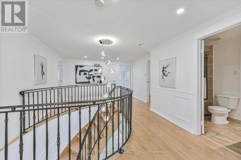 151 OLD SURREY LANE, Richmond Hill (South Richvale), Ontario, L4C6R9