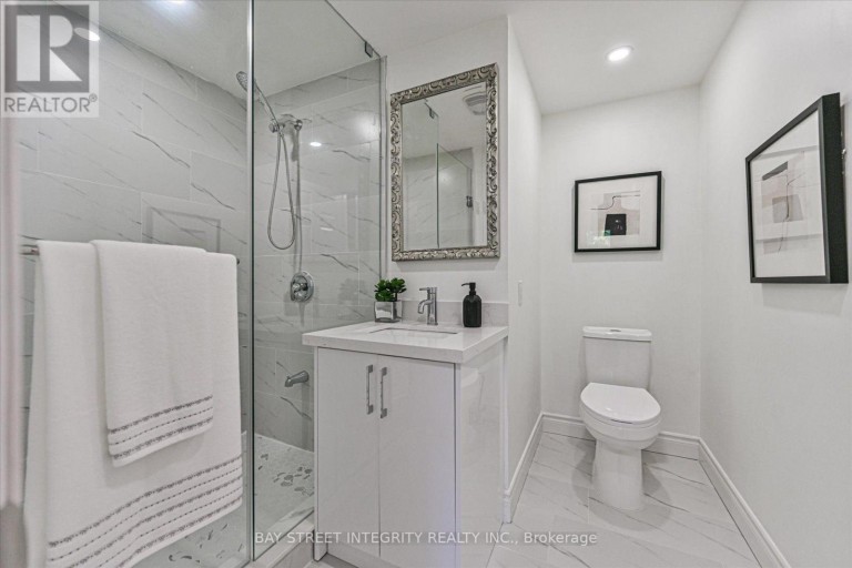 151 OLD SURREY LANE, Richmond Hill (South Richvale), Ontario, L4C6R9