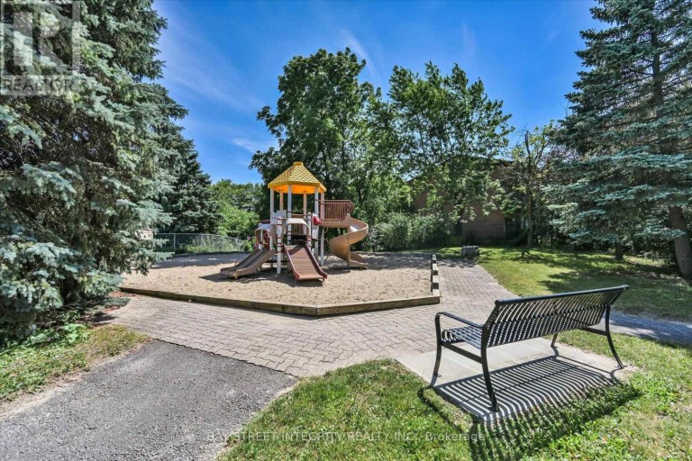 151 OLD SURREY LANE, Richmond Hill (South Richvale), Ontario, L4C6R9