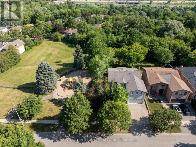 151 OLD SURREY LANE, Richmond Hill (South Richvale), Ontario, L4C6R9