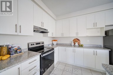111 CARNEROS WAY Markham (Cedar Grove) Ontario photo 12