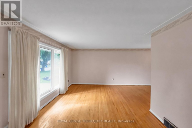 126 PARTRIDGE CRESCENT, Chatham-Kent (Chatham), Ontario, N7L1E9