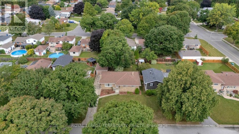 126 PARTRIDGE CRESCENT, Chatham-Kent (Chatham), Ontario, N7L1E9