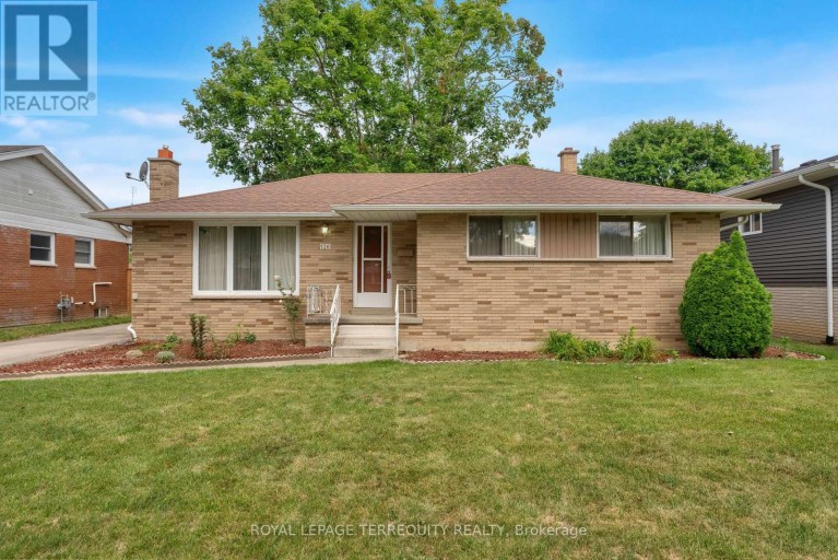 126 PARTRIDGE CRESCENT, Chatham-Kent (Chatham), Ontario, N7L1E9