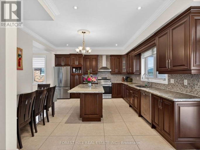 114 REGENT ROAD, Toronto (Downsview-Roding-CFB), Ontario, M3K1H4