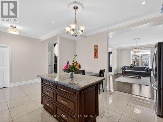 114 REGENT ROAD, Toronto (Downsview-Roding-CFB), Ontario, M3K1H4