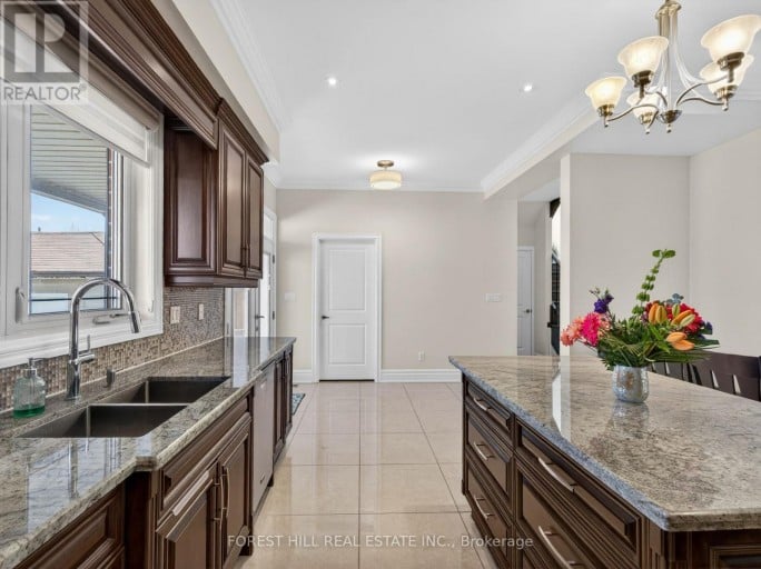 114 REGENT ROAD, Toronto (Downsview-Roding-CFB), Ontario, M3K1H4