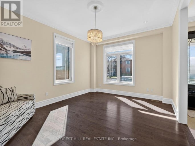 114 REGENT ROAD, Toronto (Downsview-Roding-CFB), Ontario, M3K1H4