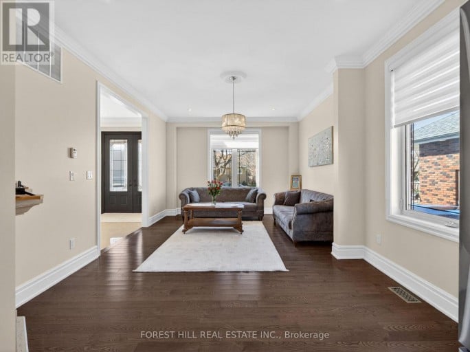 114 REGENT ROAD, Toronto (Downsview-Roding-CFB), Ontario, M3K1H4