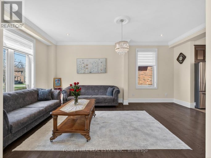 114 REGENT ROAD, Toronto (Downsview-Roding-CFB), Ontario, M3K1H4