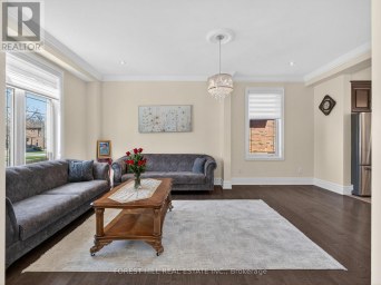114 REGENT ROAD Toronto (Downsview-Roding-CFB) Ontario photo 20