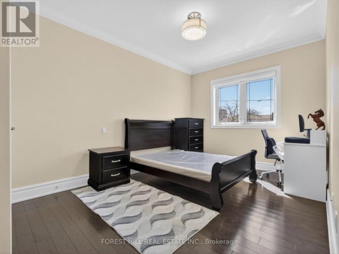 114 REGENT ROAD, Toronto (Downsview-Roding-CFB), Ontario, M3K1H4