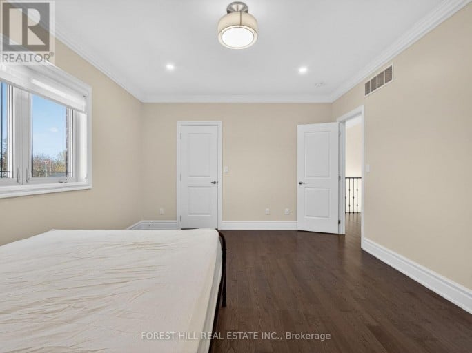 114 REGENT ROAD, Toronto (Downsview-Roding-CFB), Ontario, M3K1H4