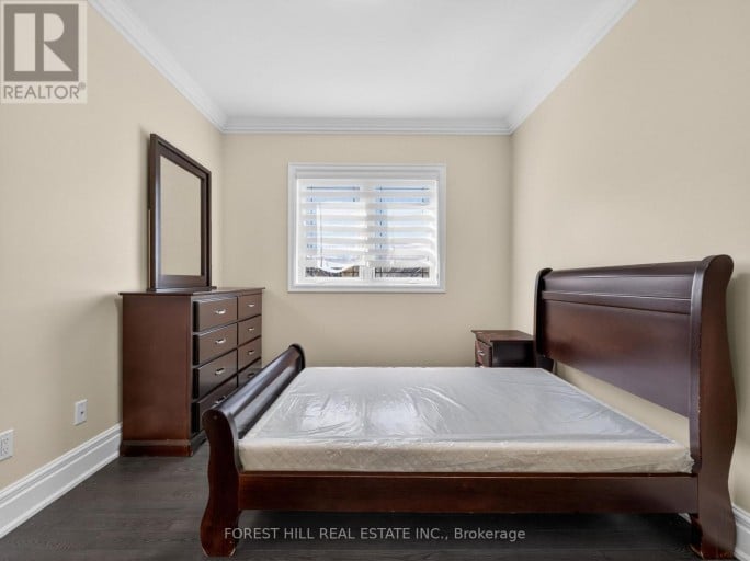 114 REGENT ROAD, Toronto (Downsview-Roding-CFB), Ontario, M3K1H4