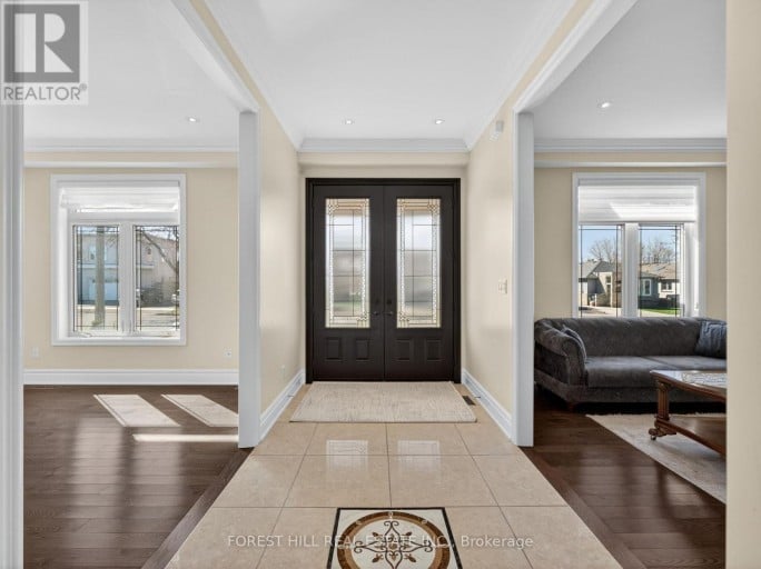 114 REGENT ROAD, Toronto (Downsview-Roding-CFB), Ontario, M3K1H4