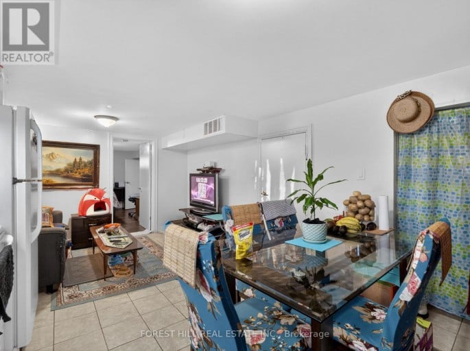 114 REGENT ROAD, Toronto (Downsview-Roding-CFB), Ontario, M3K1H4