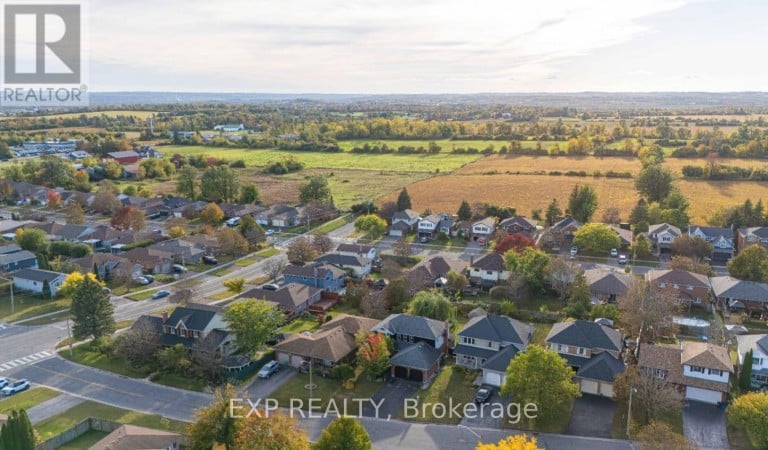 1950 MAPLERIDGE DRIVE, Peterborough (Monaghan Ward 2), Ontario, K9K2E4