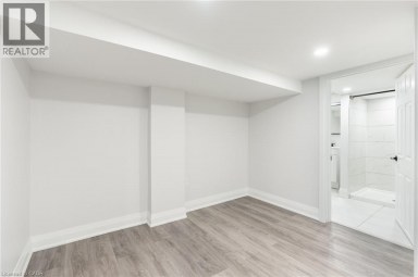 536 CANNON Street E Hamilton Ontario photo 18