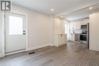 536 CANNON Street E Hamilton Ontario photo 24