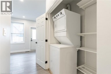 536 CANNON Street E Hamilton Ontario photo 9