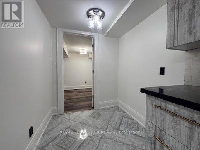 134 QUEEN STREET N, Caledon (Bolton West), Ontario, L7E2M7