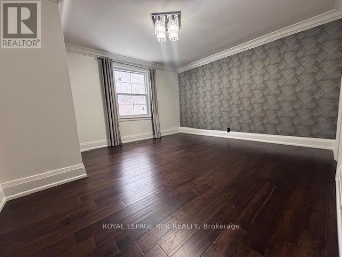 134 QUEEN STREET N, Caledon (Bolton West), Ontario, L7E2M7