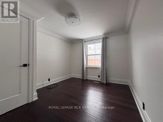 134 QUEEN STREET N, Caledon (Bolton West), Ontario, L7E2M7