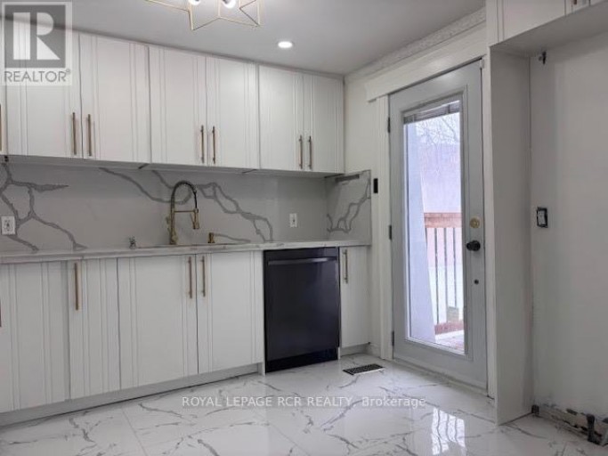 134 QUEEN STREET N, Caledon (Bolton West), Ontario, L7E2M7