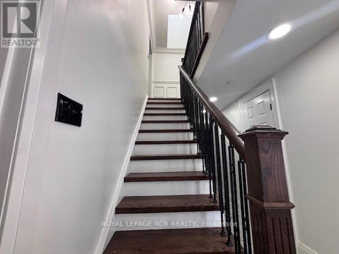 134 QUEEN STREET N, Caledon (Bolton West), Ontario, L7E2M7