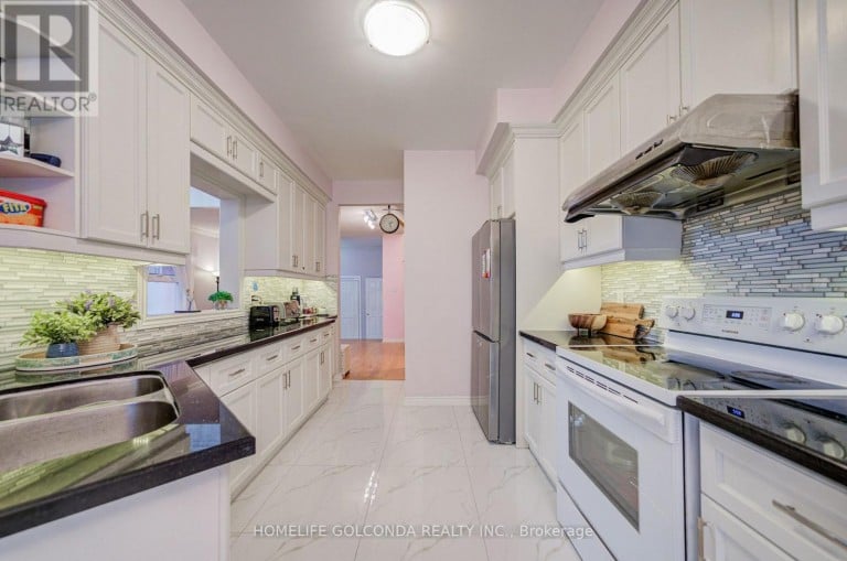 25 EASTPINE DRIVE, Markham (Milliken Mills West), Ontario, L3R4Z2