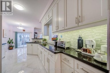 25 EASTPINE DRIVE Markham (Milliken Mills West) Ontario photo 12