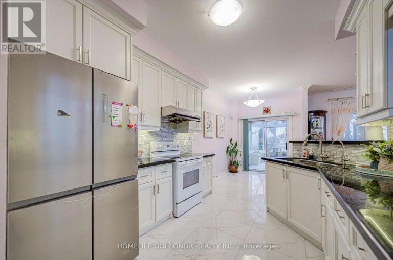 25 EASTPINE DRIVE, Markham (Milliken Mills West), Ontario, L3R4Z2