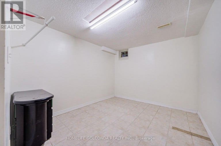 25 EASTPINE DRIVE, Markham (Milliken Mills West), Ontario, L3R4Z2