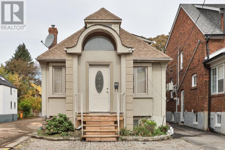 106 CLOVELLY AVENUE, Toronto (Oakwood Village), Ontario, M6E2E6