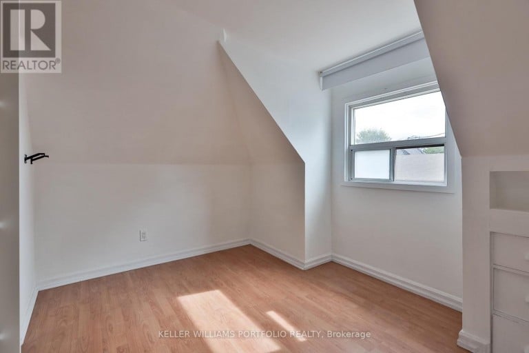 106 CLOVELLY AVENUE, Toronto (Oakwood Village), Ontario, M6E2E6