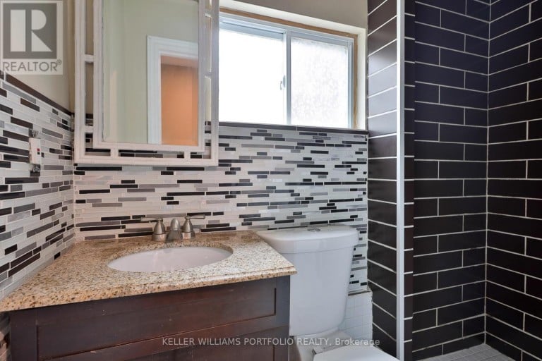 106 CLOVELLY AVENUE, Toronto (Oakwood Village), Ontario, M6E2E6