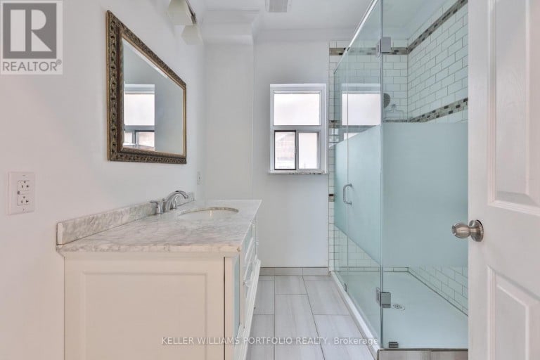 106 CLOVELLY AVENUE, Toronto (Oakwood Village), Ontario, M6E2E6