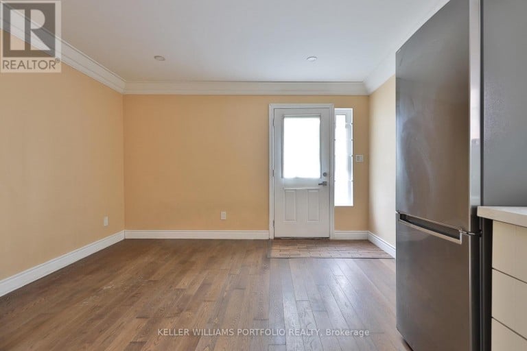 106 CLOVELLY AVENUE, Toronto (Oakwood Village), Ontario, M6E2E6