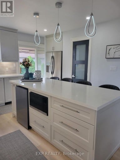 74 BUCHANAN STREET, Barrie (Grove East), Ontario, L4M6B7