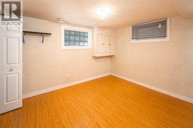 1836 13 Avenue NW Calgary Alberta photo 11