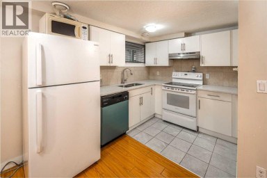 1836 13 Avenue NW Calgary Alberta photo 16