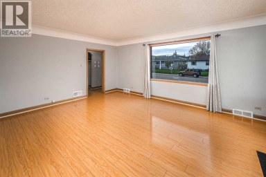 1836 13 Avenue NW Calgary Alberta photo 2
