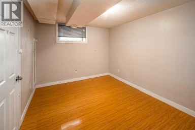 1836 13 Avenue NW Calgary Alberta photo 21