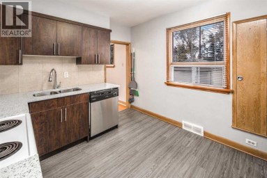1836 13 Avenue NW Calgary Alberta photo 4