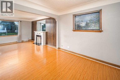 1836 13 Avenue NW Calgary Alberta photo 8