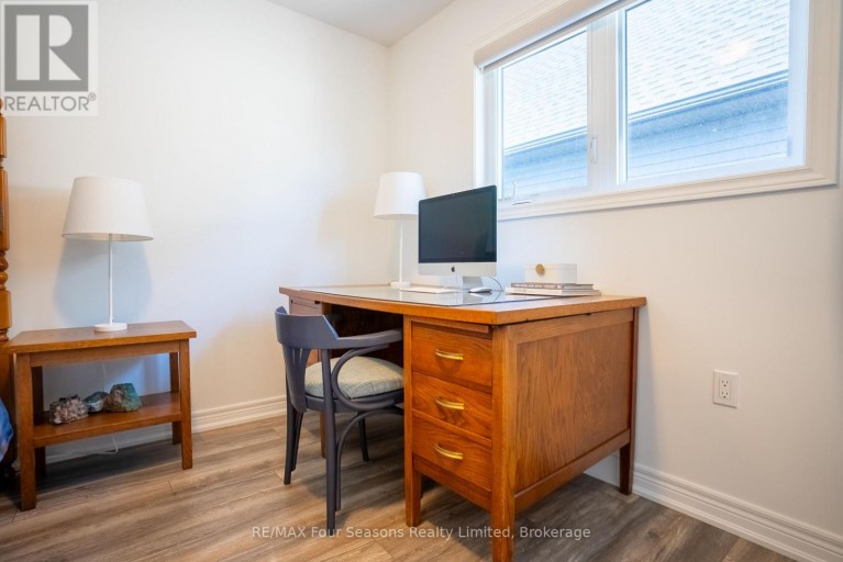 33 KERR STREET, Collingwood, Ontario, L9Y4B6