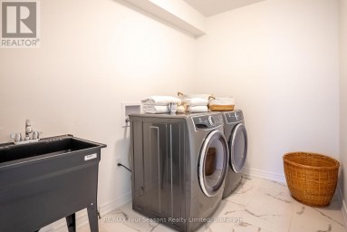 33 KERR STREET Collingwood Ontario photo 17