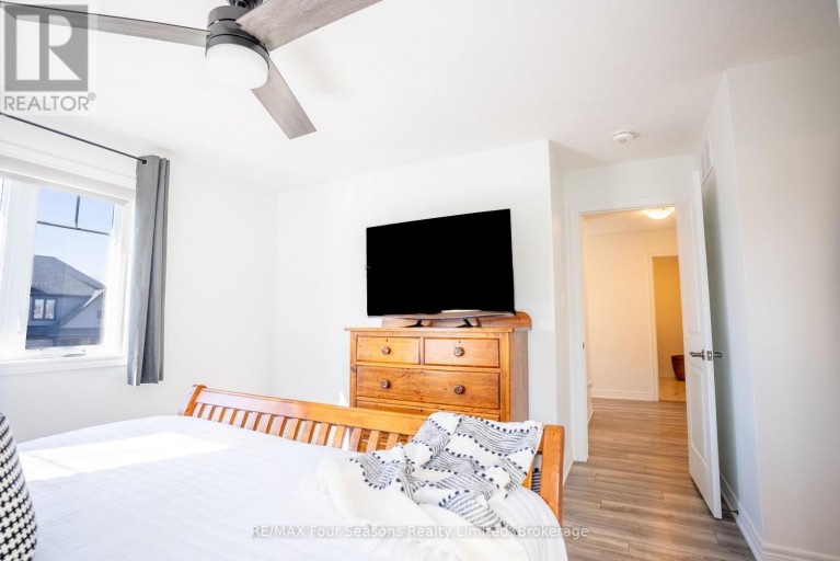 33 KERR STREET, Collingwood, Ontario, L9Y4B6